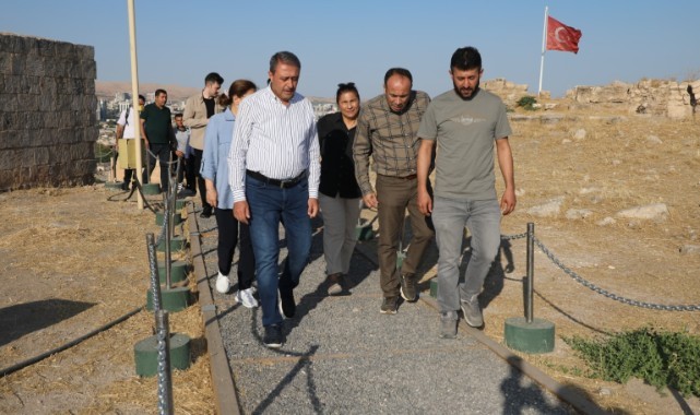Urfa kalesi kapılarını yeniden açıyor (video)