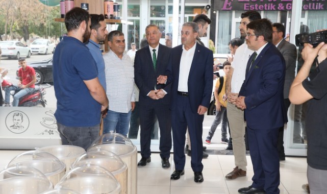 Vali Şıldak öğrencileri esnafa emanet etti (video)