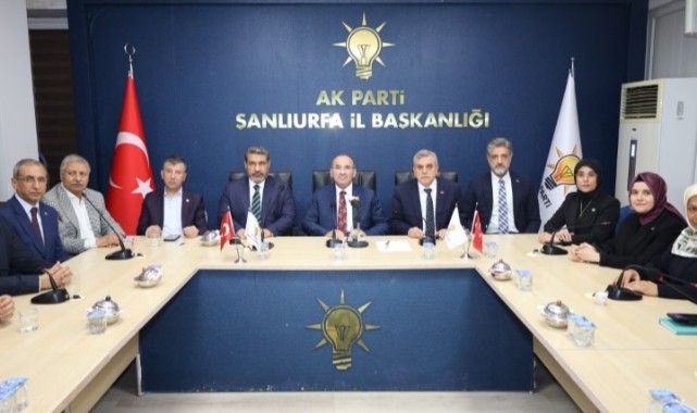 AK Parti il Başkanlığında toplantı