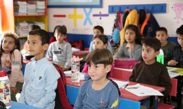 Karaköprü kırsalında çocuklara geri dönüşüm ve hijyen bilinci anlatılıyor (video)