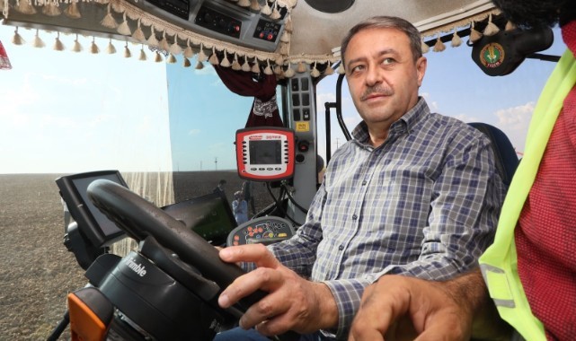 Vali Şıldak dünyanın en büyük çiftliğini inceledi (video)