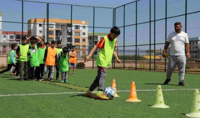 Karaköprü’de çocuklar zamanını spor kurslarında değerlendiriyor (Video)