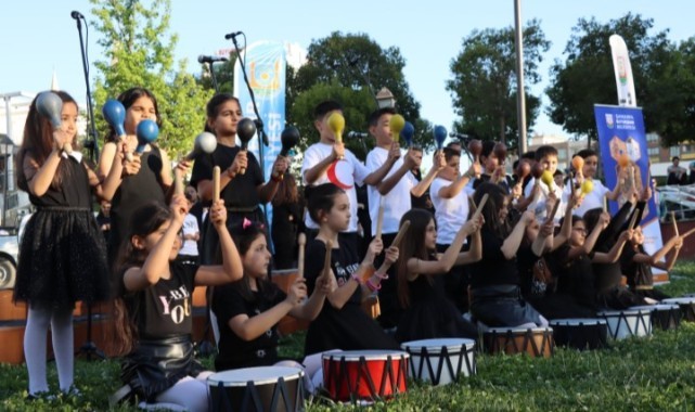 Şanlıurfa Büyükşehir Belediyesi’nden 23 nisan konseri (Video)
