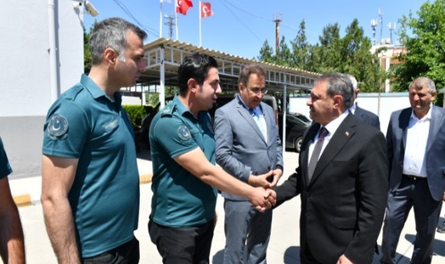 Vali Şıldak, Akçakale gümrük kapısında temaslarda bulundu.