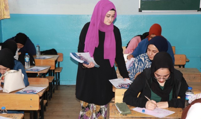 Haliliye Belediyesi, ösym formatındaki sınavlar ile gençleri hazırlıyor (Video)