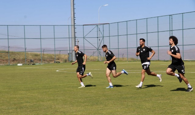 Karaköprü belediyespor'un kampı tamamlandı (video)