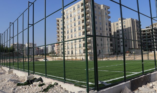 Karaköprü’ye kalıcı spor tesisleri kazandırılıyor (video)