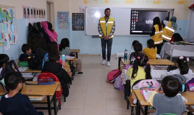 Haliliye Belediyesi, PDR hizmeti ile bin 842 öğrenciye dokundu (video)