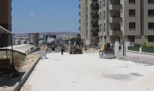 Karaköprü Belediyesi, Doğukent Mahallesi'nde Yol Çalışmalarına Devam Ediyor