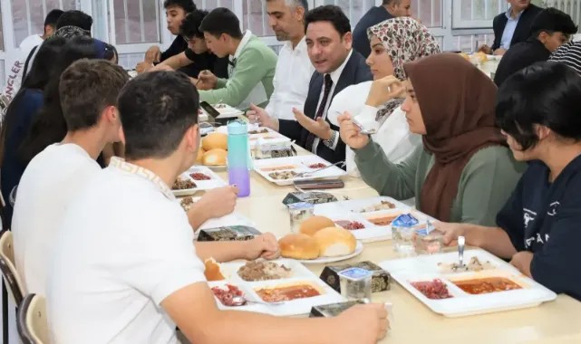 Şanlıurfa Haliliye’de Kaymakamdan Öğrencilere Motivasyon Ziyareti!