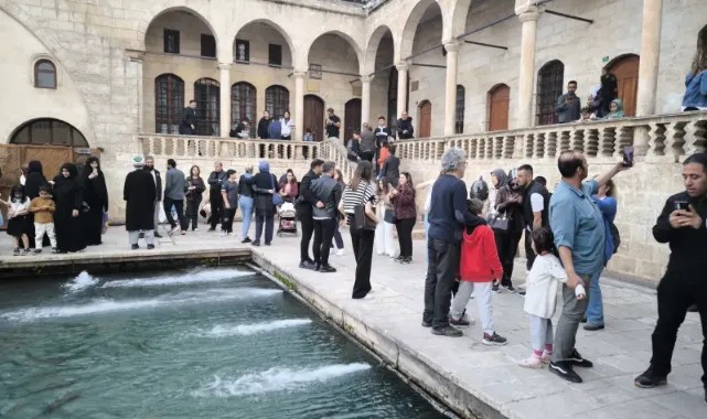 Şanlıurfa’nın Tarihi Güzellikleri Ziyaretçilerini Etkiledi!