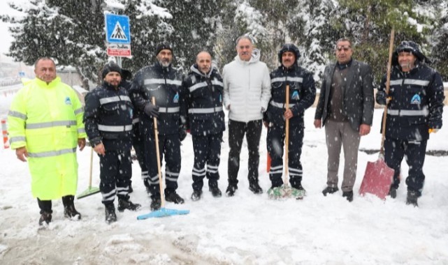 Şanlıurfa’da Kar Yağışına Karşı Eyyübiye’den Hızlı Müdahale!