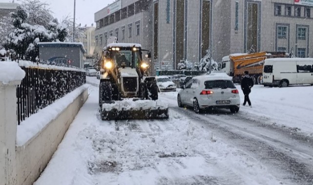 Şanlıurfa Haliliye’de Karla Mücadele Aralıksız Sürüyor!