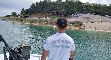 Şanlıurfa’da Jandarma Kıyı Şeridinde Kontrol Devriyesi