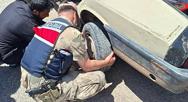 Şanlıurfa’da Jandarma Sürücünün Yardımına Koştu