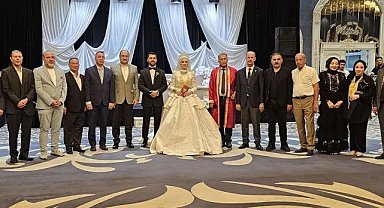 Şanlıurfa'da Duygu Dolu Düğün! Nikâh Şahitleri Dikkat Çekti