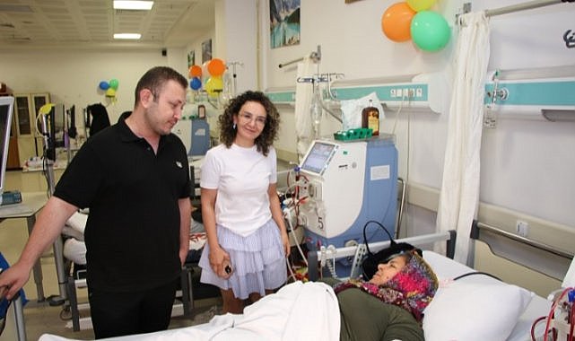 Şanlıurfa Eğitim Ve Araştırma Hastanesi'nde Diyaliz Hastaları Yalnız Bırakılmadı