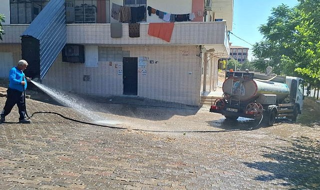 Eyyübiye’de Temizlik Ekipleri İlçenin Dört Bir Yanında Çalışıyor