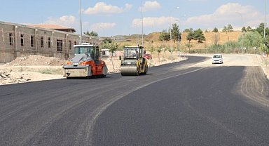 Haliliye’de Ulaşımı Rahatlatacak Çalışma! Şehit Cuma Uçar Caddesi Yenileniyor
