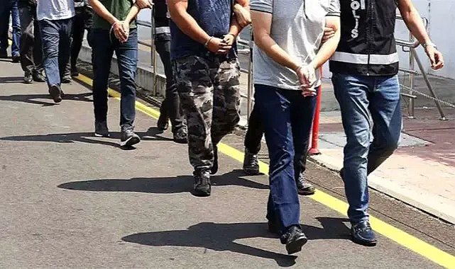 Şanlıurfa’da Kendilerini Polis Ve Savcı Olarak Tanıtan 4 Şüpheli Yakalandı