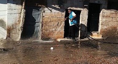 Şanlıurfa Eyyübiye’de Cadde Ve Sokaklar Temizleniyor