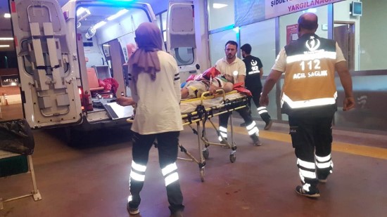 Otomobil ile motosiklet çarpıştı: 2 yaralı