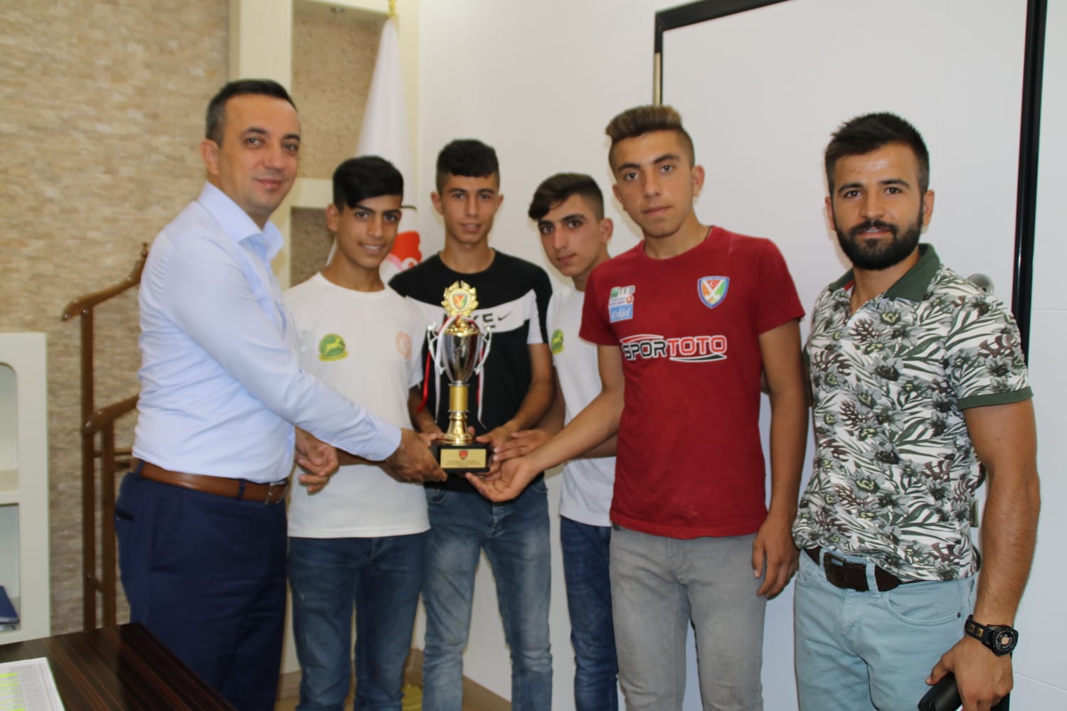 BAŞKAN AÇIKGÖZ DESTEK VERDİ GENÇLER ŞAMPİYON OLDU…