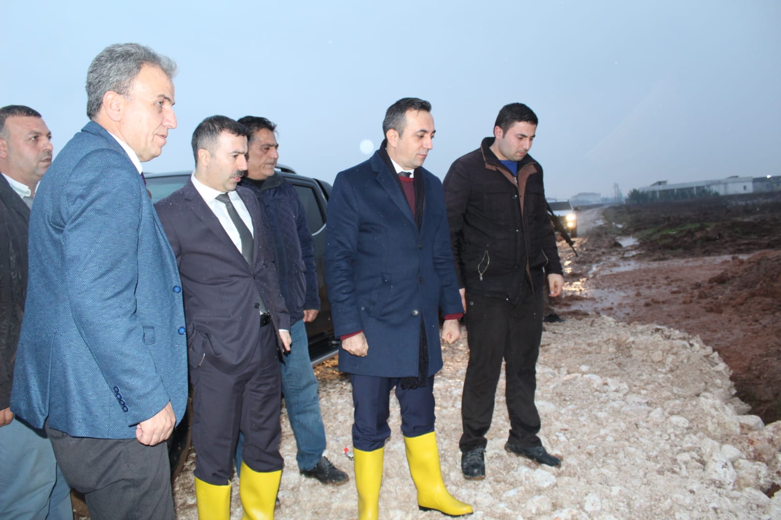 BAŞKAN AÇIKGÖZ SEL FELAKETİNİN YARALARINI SARMAYA ÇALIŞIYOR