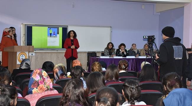 Anne Kız El Ele Projesi Siverek'te Devam Ediyor