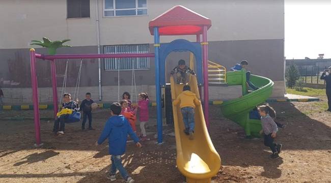 Karaköprü Kırsalında Çocuklar Oyun Parkına Kavuşuyor